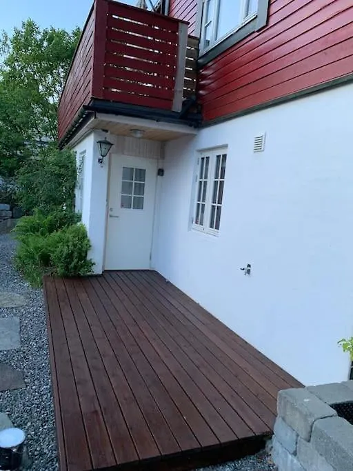 Daire Moderne Og Fullt Utstyrt 3-Rom Hageleilighet Sentrum Naer Bergen
