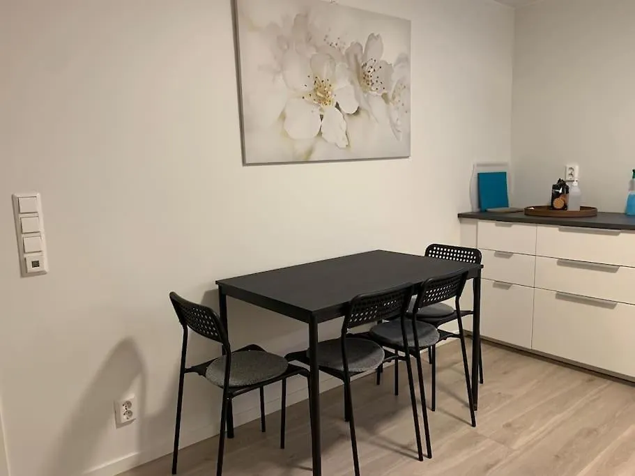 Daire Moderne Og Fullt Utstyrt 3-Rom Hageleilighet Sentrum Naer Bergen