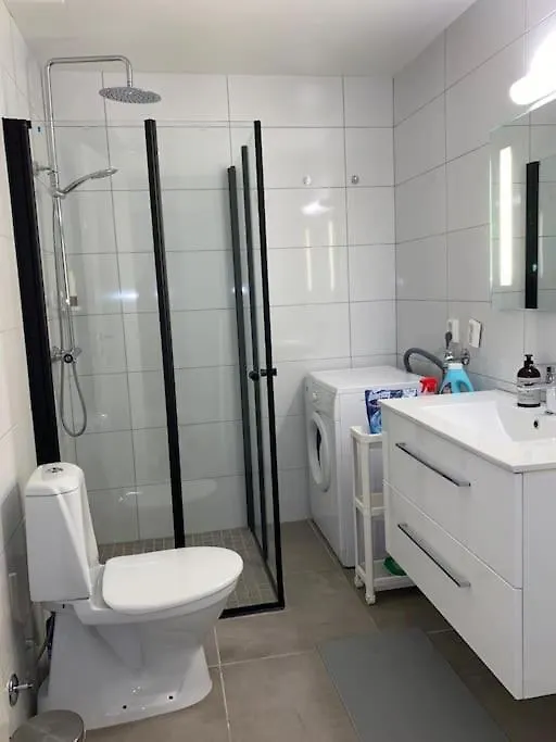 Moderne Og Fullt Utstyrt 3-Rom Hageleilighet Sentrum Naer Bergen 0*,